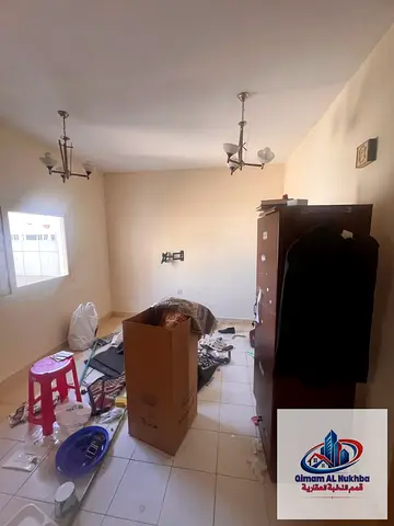 Spacious studio in Al Qulayaah with central AC and gas, super deluxe finishing, flexible payments, free maintenance, easy access to Dubai and Ajman.