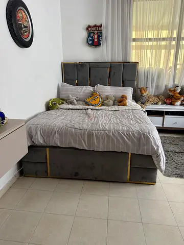 Hydraulic bed160x200cm) with mattress