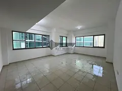 Light-Filled Spacious 3BR | Park view | Vacant !