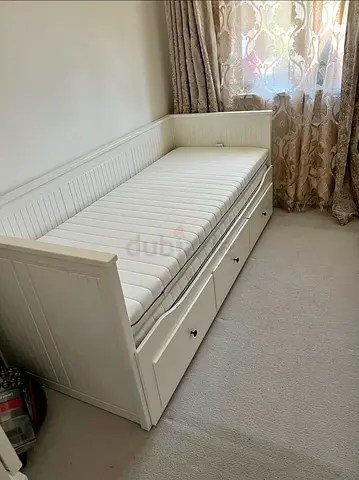 ikea hemnes daybed with 2 mattresses - great condition