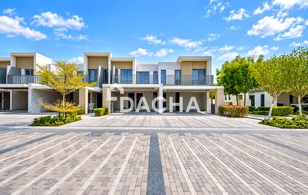 Vacant | Single Row | Landscaped Garden
