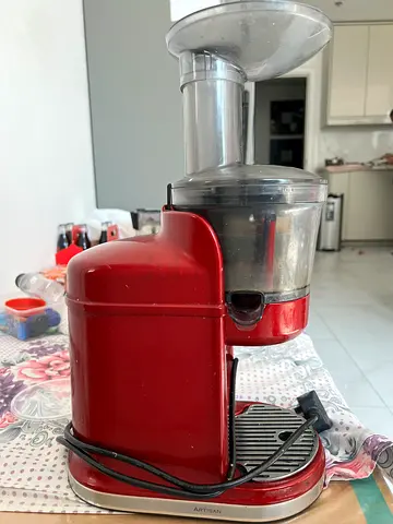 FLASH SALE ⚡ KitchenAid Artisan Juicer - Candy Apple Red - AED 350