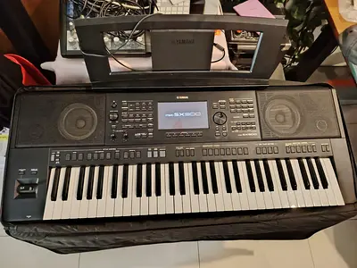 Yamaha PSR-SX900 Arranger Keyboard - Mint condition