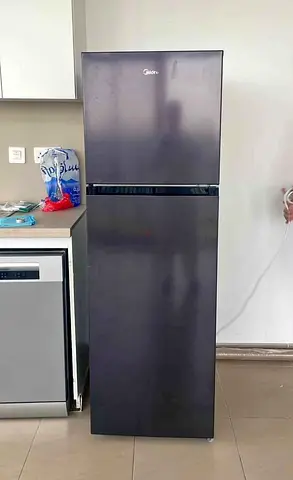Midea New Model Fridge Freezer excellent condition
