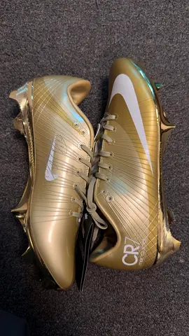 Brand New Nike Mercurial CR7 Football Boots – Gold Edition Premium quality, comes with bag and socks