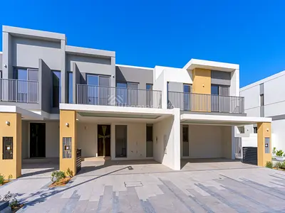 Contemporary Living | 4BR Townhouse | Modern