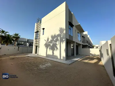 4BR Villa | MAG Eye Townhouses | Burj Khalifa & Garden View | Unfurnished