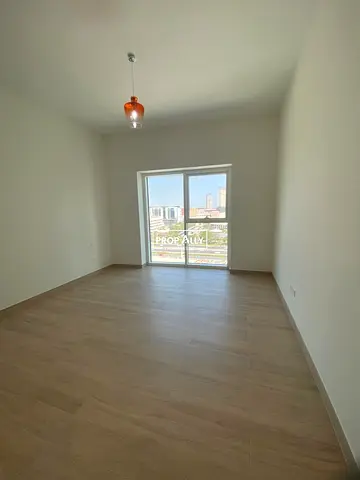 Elegant 1BR |Pool, Gym & Garden | Balcony