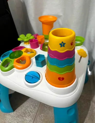 Junior’s Wisdom Learning Table - Great Condition