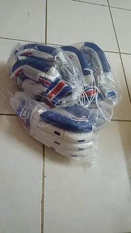 Pair(s) of new batting gloves RH (right hand) adult sizes, unused with all finger protection