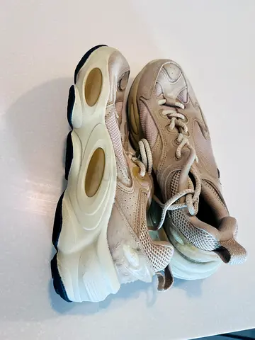 49 AED Anta Beige chunky sneakers,