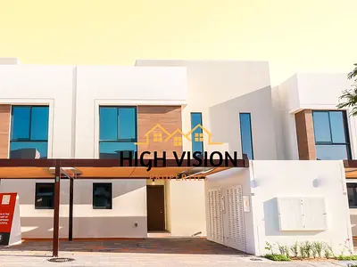 Spacious 3+1BR Townhouse | Single Row | Vacant