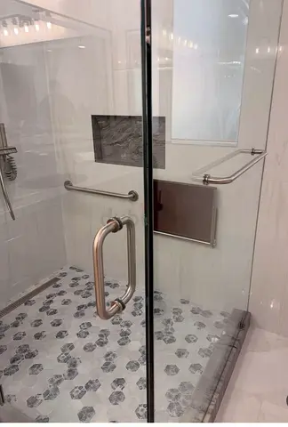 10mm Glass Bath Shower