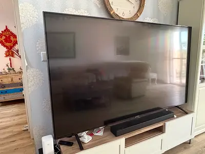 85inch Smart LED TV with LGSoundbar - Good Working Condition