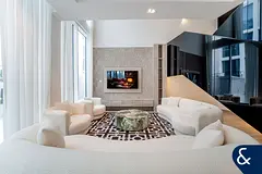 Fully Furnished | Close to the Bay | 4 Bed
