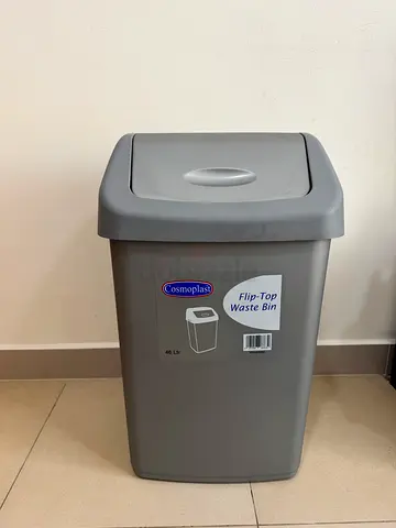 Swing-Top Waste Bin 46L- 2 small pin rounded lid- laundry basket italian matetial