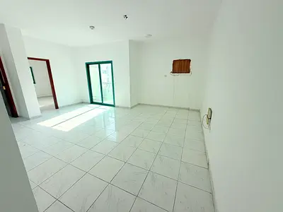 READY TO MOVE 2 BHK WITH BALCONY 1 BHATROOM WINDO AC CENTRAL GAS