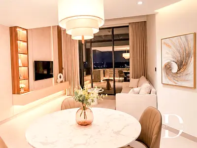 Higher Floor| Brand New with Creek View| Flexible Check