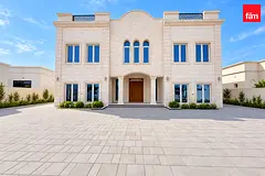Huge Villa | Close to Downtown | Next to Park