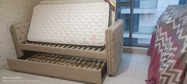 Day bed with 2 mattresss