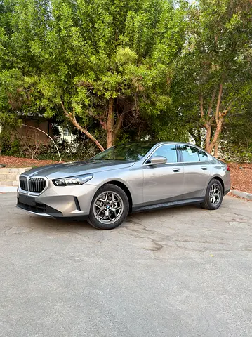 BMW 520i - 5 Years Warranty - 5 Years Free service - GCC Specs