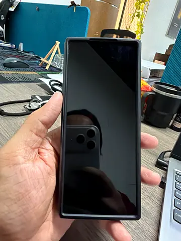 Fold 6 carbon edition