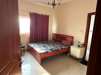 FULLY FURNISHED ROOM WITH ATTACHED WASHROOM ONLY FOR INDIAN COUPLES.