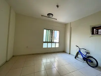 Spacious studio window ac end central gas only for Indians
