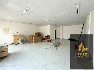 1000 SQFT shop with central AC / with covered parking on prime location