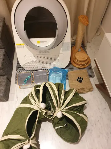 Catlink Automatic Self-Cleaning Litter Box — Good Condition
