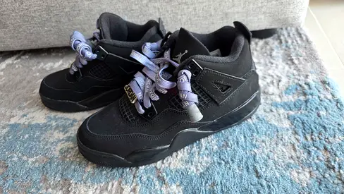 Air Jordan 4 Retro "Black Cat" Kids - Size US 3Y (UK 2.5)