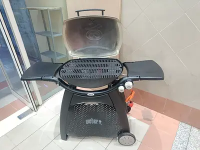 Weber gas barbecue Q 3200 grill good condition perfect working