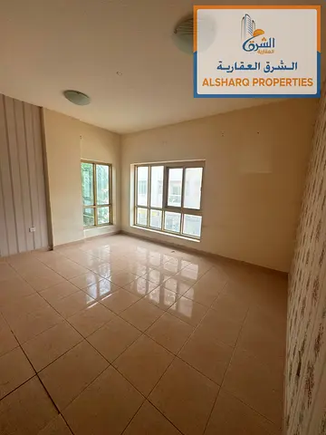 شقة غرفة وصالة بتكييف مركزي في النخيل ثاني صف من كورنيش عجمان للعائلات فقط