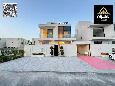 فيلا فاخرة | مصعد KONE | نظام تكييف مركزي من Carrier | فناء داخلي منسق | إطلالة على المسجد والحديقة | تجهيزات صحية من Grohe