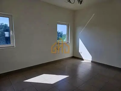 READY TO MOVE| WITH MAID | PRIME LOCATION