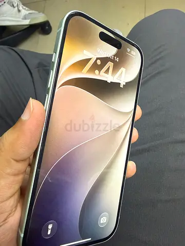 I phone 15 128 gb eSIM 100% battery 33 cycle count only 33 time charge like brand new