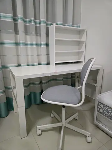Ikea White study desk and swivel chair - perfect condition rarely used