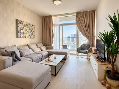 Pool view | Marina skyline | Vacant | High Floor