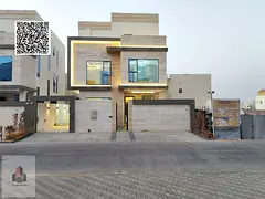 For sale: a distinctive villa with a swimming pool and an elevator.