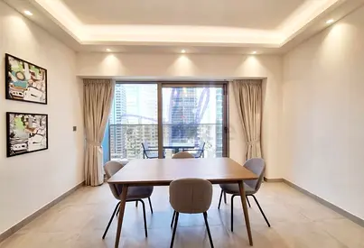 Dining table with 4 chairs — modern set in flawless condition/ brand new