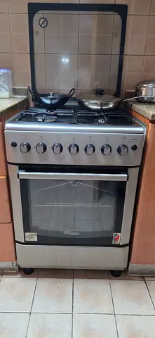 Stainless Steel Gas Cooker with Oven - 4 Burners, Good Working Condition