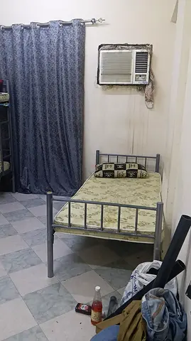 1 room available for bachelors in 2 BHK apartment