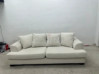 Looks great condition the one brand Kingston sofa