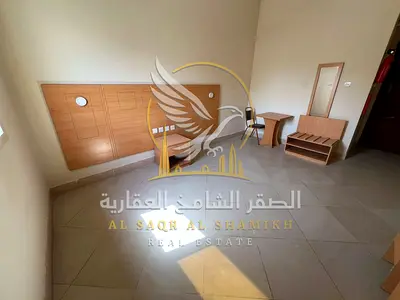 استديو بالبوطينة بأثاث حديث وأدوات مطبخ عصرية وإطلالة مفتوحة، تكييف وغاز مركزي، تسهيلات في السداد والصيانة على المالك طوال فترة الإيجار
