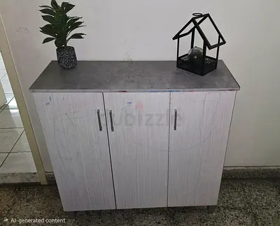Shoe cabinet