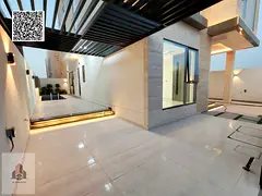 For sale: a distinctive villa with a swimming pool and an elevator.
