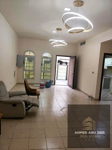 An upscale Uptown residence for large families – offering high privacy, generous space, a spacious kitchen, and two balconies. Ideally located