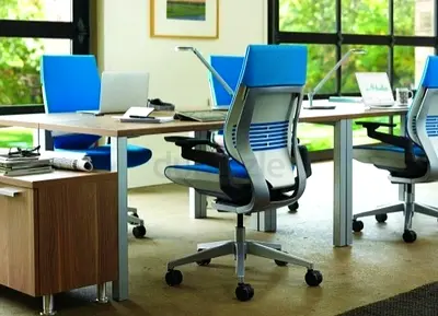 Steelcase Gesture Office Chair - Ergonomic Work Chair with LiveBack Technology - 360 Degree Rotating