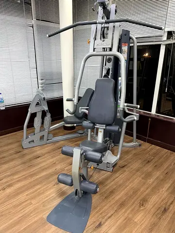 Life fitness g4 with leg press