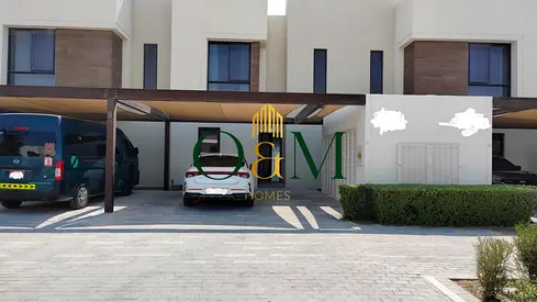 2BR+MAID TOWNHOUSE | VACANT | LANDSCAPED GARDEN